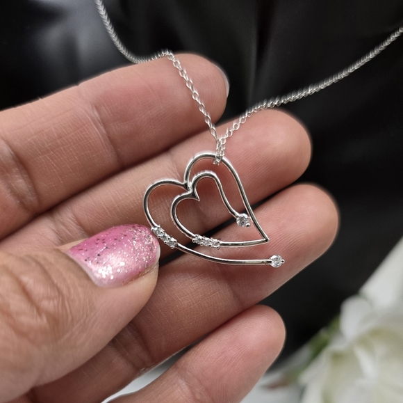 WAVY HEART NECKLACE - Picture 3 of 3